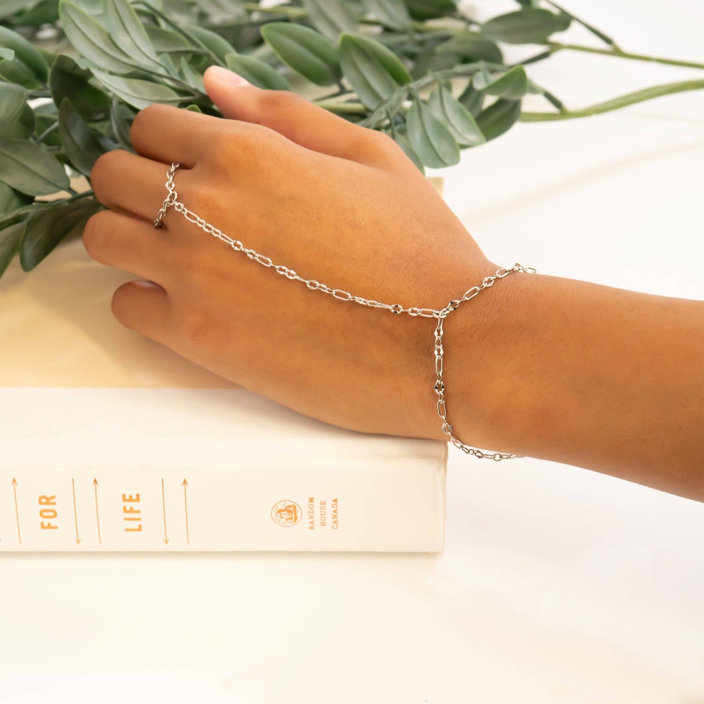 18K Gold PVD Stainless Steel Smooth Lip Hand Chain