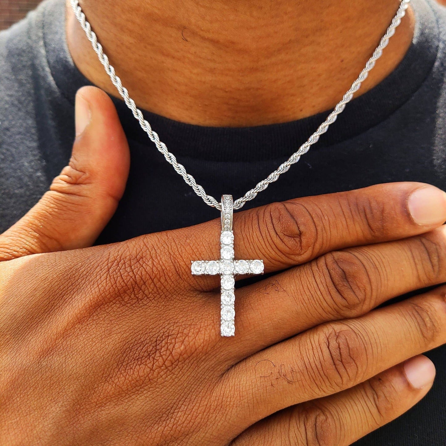 18K Gold Diamond Cross Pendant Necklace