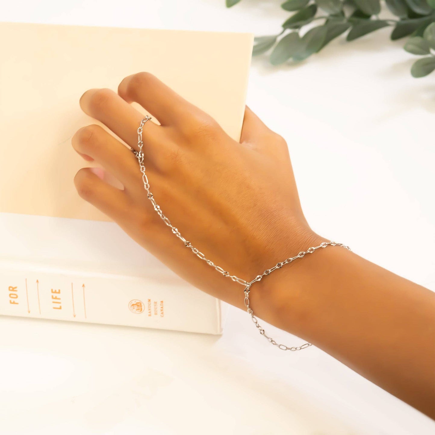 18K Gold PVD Stainless Steel Smooth Lip Hand Chain